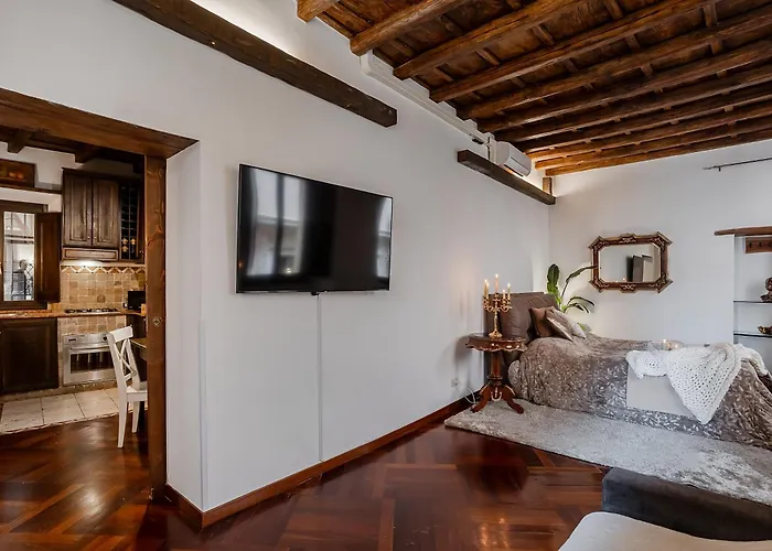 Apartment Trevi Fountain Stylish