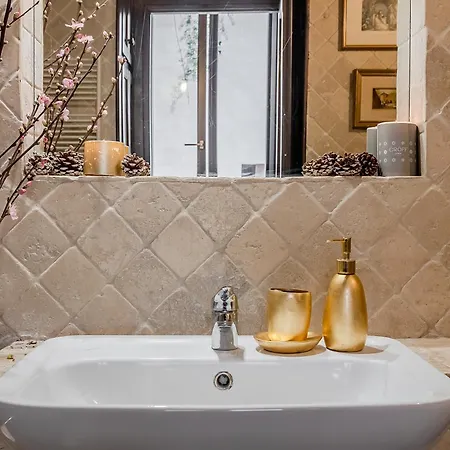 Trevi Fountain Stylish Appartement *