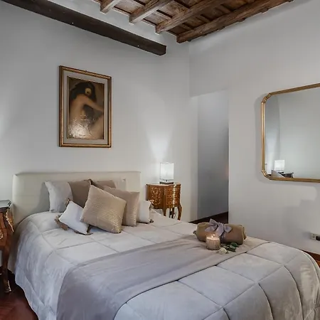Trevi Fountain Stylish Appartement